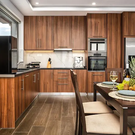 Violet Front Private * Лаганас