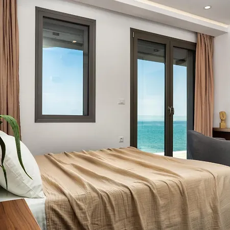 Violet Front Private * Лаганас