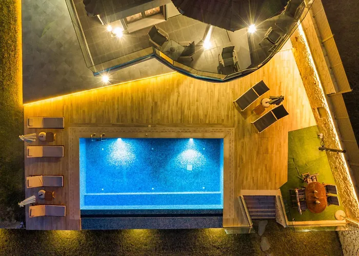 Violet Front Private Villa