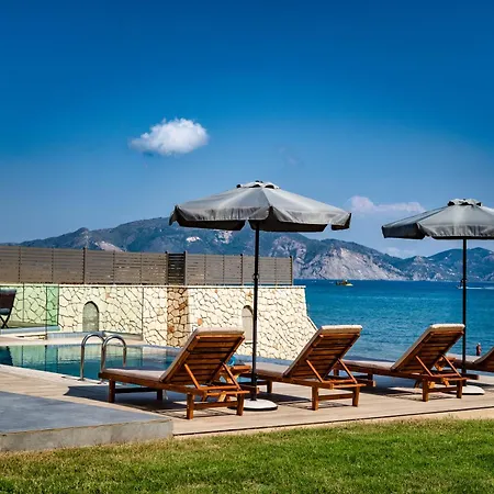 Villa Violet Front Private