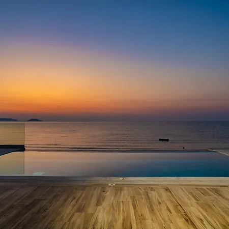 Violet Front Private Laganas