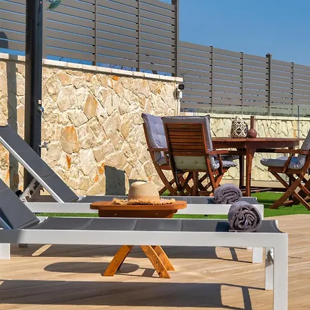 Vilă Violet Front Private Laganas