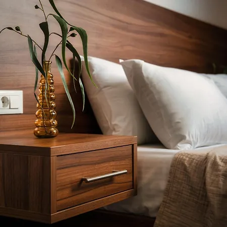 Villa Violet Front Private