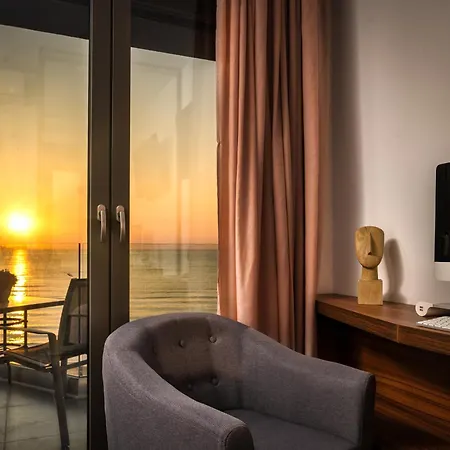 Violet Front Private