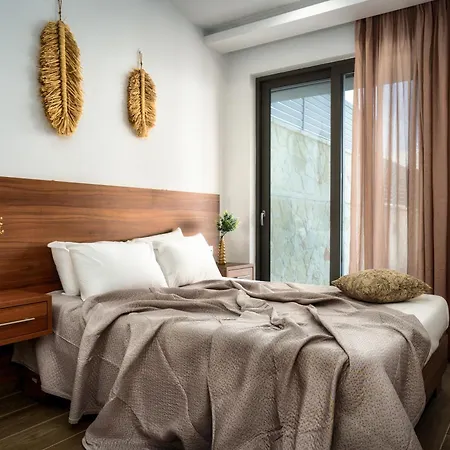 Violet Front Private * Laganas