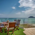Villa Violet Front Private