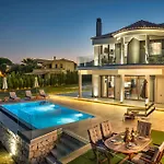 Violet Front Private Villa
