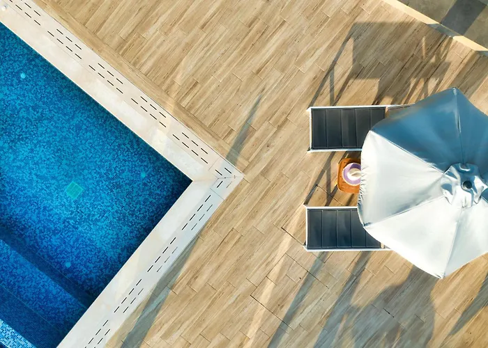 Violet Front Private *