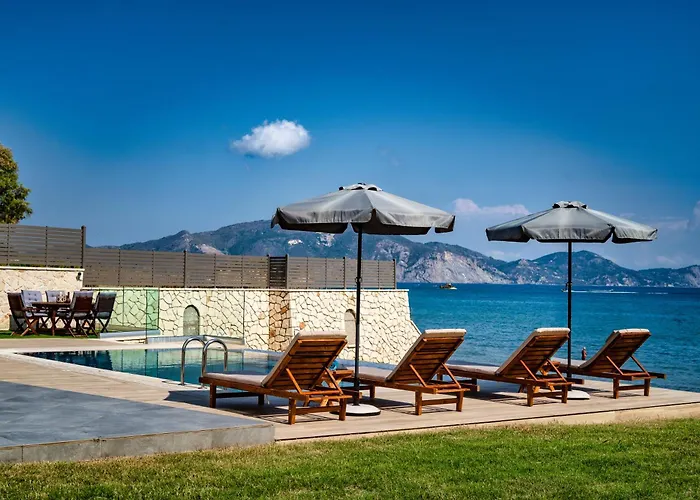 Villa Violet Front Private